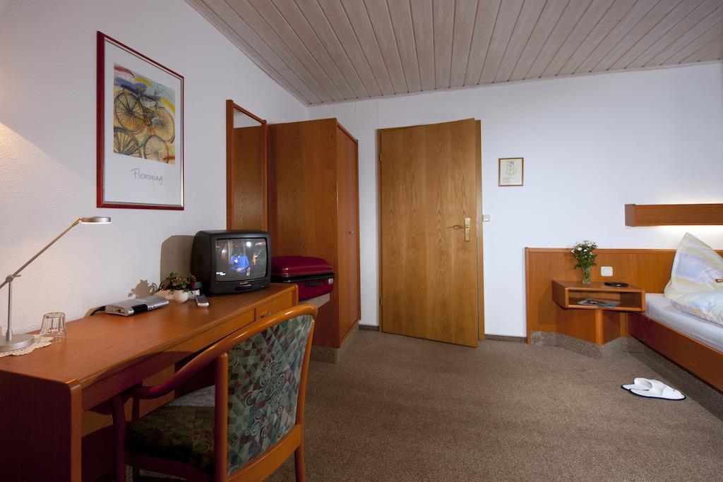 Pension Cafe Suzette Гота Номер фото